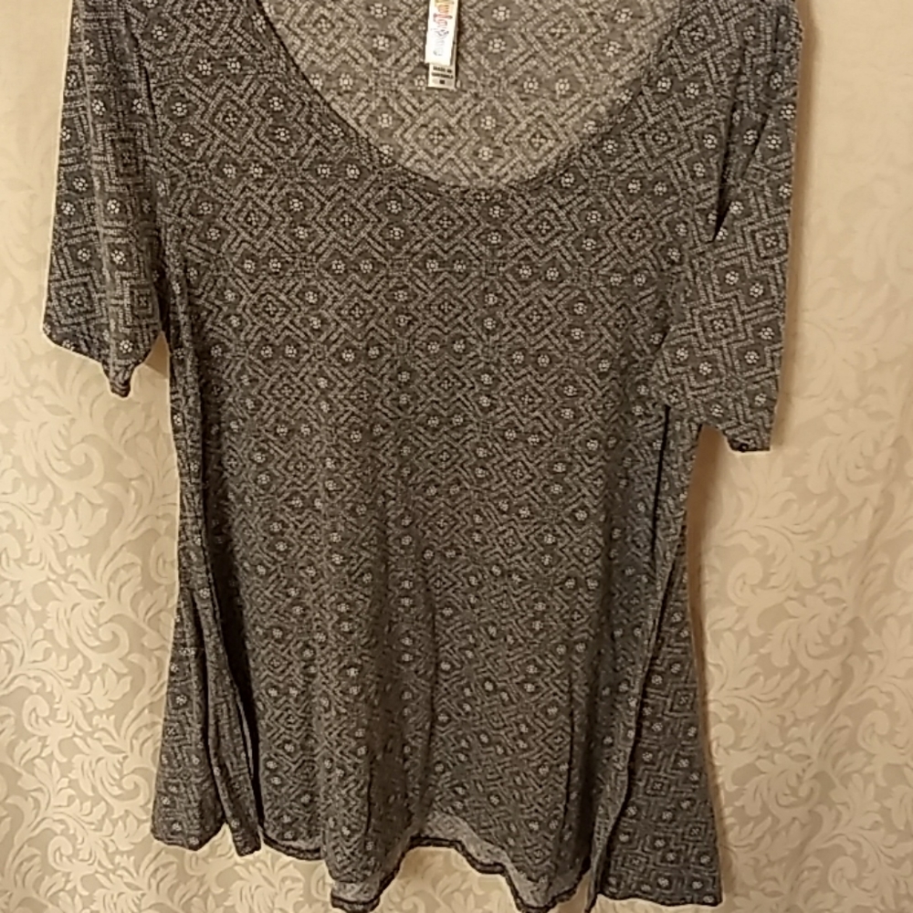 EUC LuLaRoe Perfect T Medium